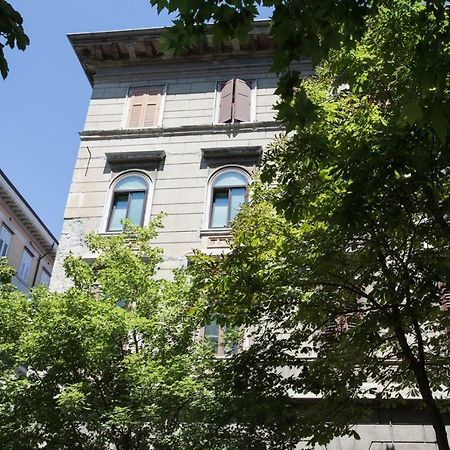 Centro Citta Teatro Hotel Trieste Exterior photo